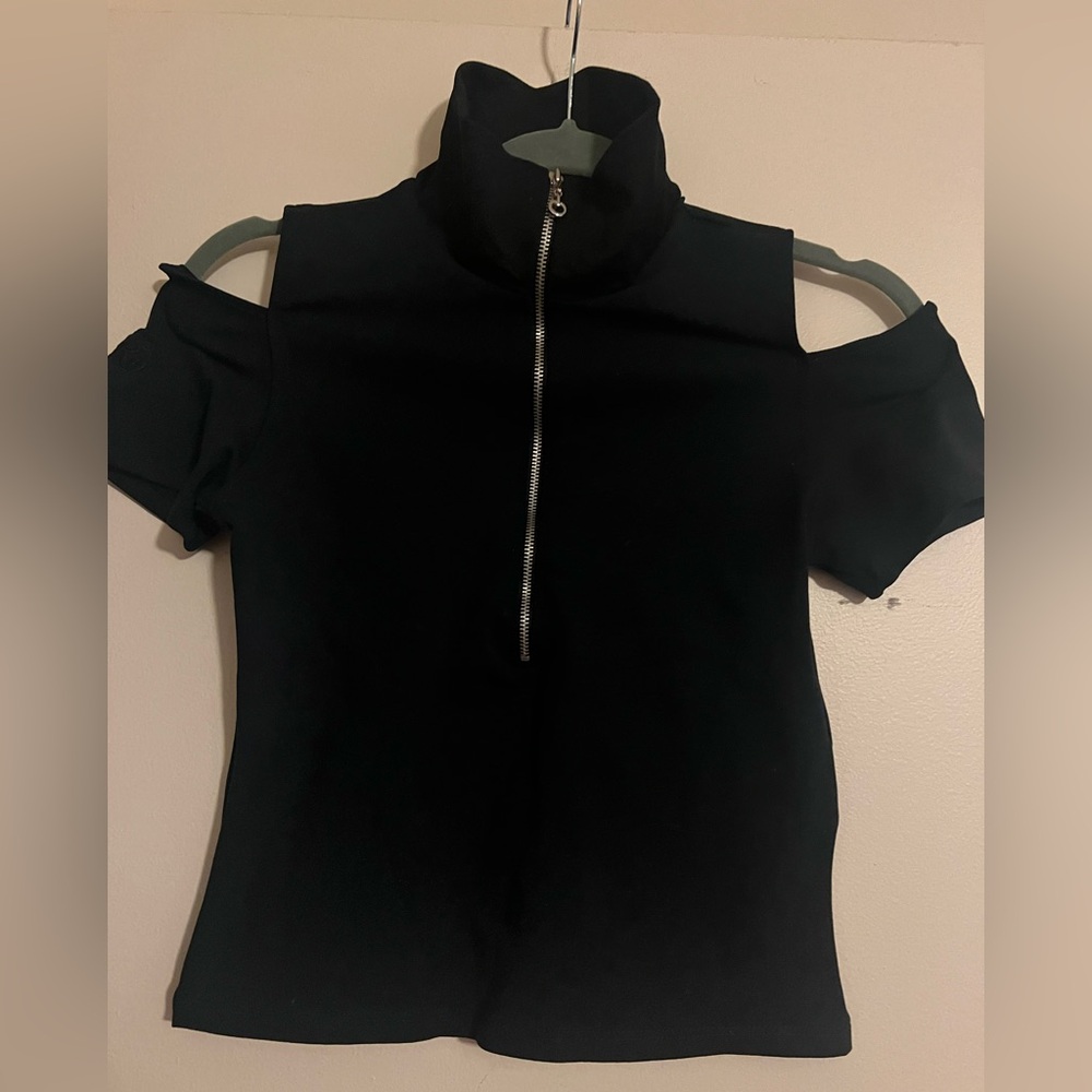 Black Cold Shoulder Workout Athleisure Top NWT